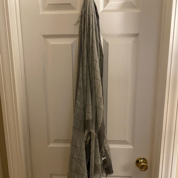 Scarf - Picture 1 of 2